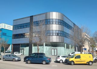 Location Bureau  Carrer gremi de passamaners. Oficinas en alquiler situadas en un edificio exclusivo de oficin