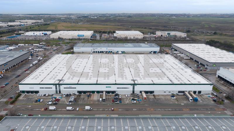 Foto cfc55343-c808-4625-bc41-ed4cdbbea9b3. Affitto capannone industriale in calle río zújar 25 in Getafe