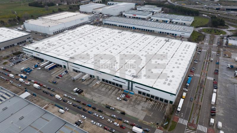 Foto d396d207-343f-42c4-9ff9-dbc41b6ad36d. Lloguer nau industrial a calle río zújar 25 a Los Olivos-Los Ángeles Getafe