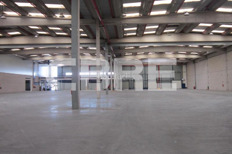 Foto d9e2bd5d-bd0b-45ea-89a4-8364450f0094. Lloguer nau industrial a calle río zújar 25 a Los Olivos-Los Ángeles Getafe