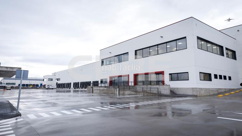 Foto 6fb1c5ac-06ef-4401-ac68-839fb7bcedea. Alquiler nave industrial en pasaje 5 50 excelente parque logístico en alquiler en San Fernando de Henares