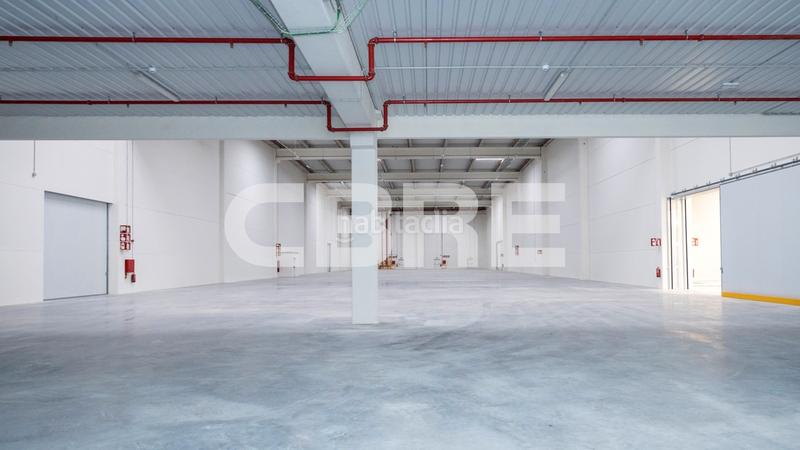 Foto e51c1a1d-4e10-4bdb-a0b2-348f426b7697. Alquiler nave industrial en pasaje 5 50 excelente parque logístico en alquiler en San Fernando de Henares
