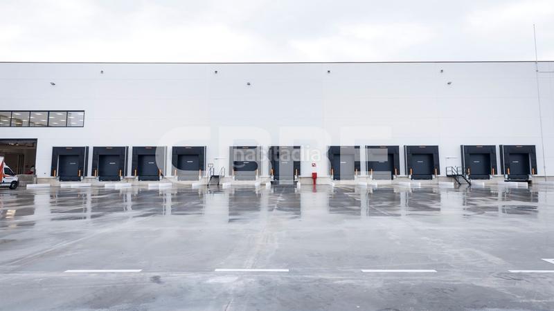 Foto f981d157-a819-4b6e-b838-a56569d82caf. Alquiler nave industrial en pasaje 5 50 excelente parque logístico en alquiler en San Fernando de Henares