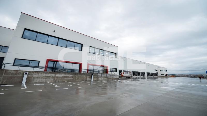 Foto 7c3556fc-36b6-4b05-8b52-51f0a8b4f294. Lloguer nau industrial a pasaje 5 50 a Montserrat-Parque Empresarial San Fernando de Henares