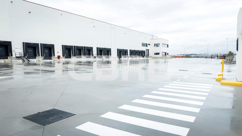 Foto 8bcf84bc-be06-45ed-b9fc-1a0eef00e40f. Lloguer nau industrial a pasaje 5 50 a Montserrat-Parque Empresarial San Fernando de Henares