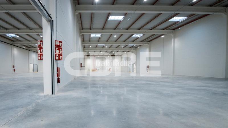 Foto 61beb631-59d7-495c-aad3-629c3a362c98. Miete fabrikhalle in pasaje 5 50 in Montserrat-Parque Empresarial San Fernando de Henares