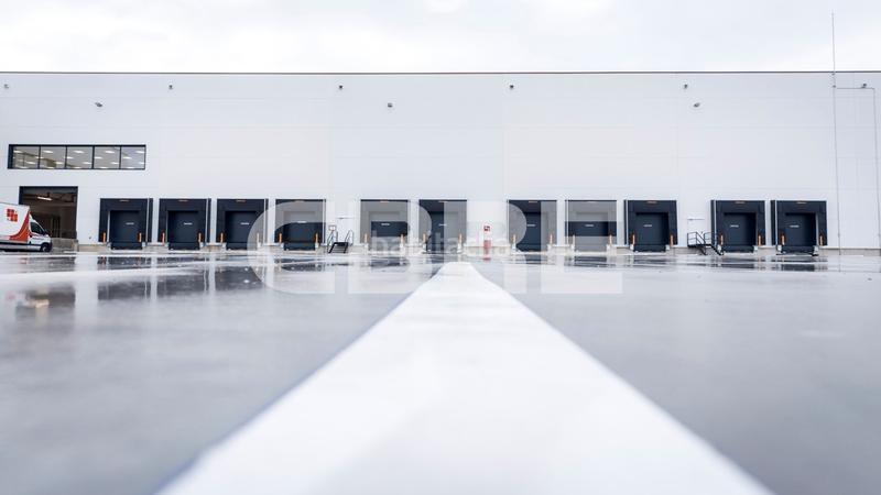 Foto 8dc2b3f4-f219-4741-a85d-1c6496ee135f. Miete fabrikhalle in pasaje 5 50 in Montserrat-Parque Empresarial San Fernando de Henares