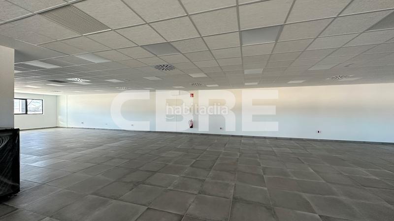 Foto e9db0820-0249-4f40-8b9d-00f394c89f8c. Alquiler nave industrial en carrer montserrat 9 nave logística en ódena en Òdena