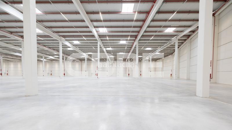 Foto 4502e939-04c8-47d6-b3c5-11796aba2db5. Lloguer nau industrial a calle guadiana 449 a Camarma de Esteruelas