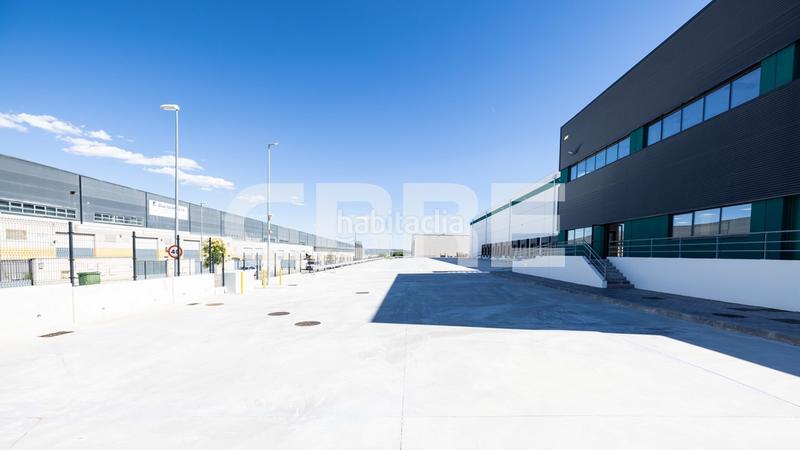 Foto 68bea800-1558-41cd-91a6-d3c568dfe79c. Lloguer nau industrial a calle guadiana 449 a Camarma de Esteruelas