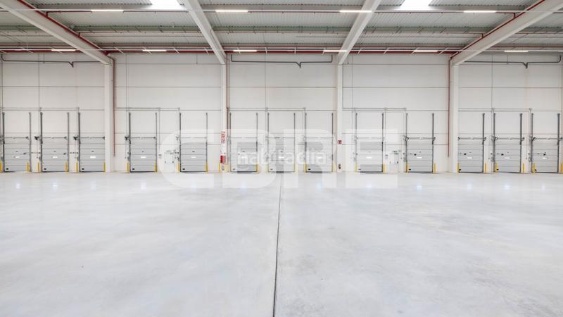 Foto a32f1108-2bea-4ebd-8e7a-a5282444a758. Lloguer nau industrial a calle guadiana 449 a Camarma de Esteruelas