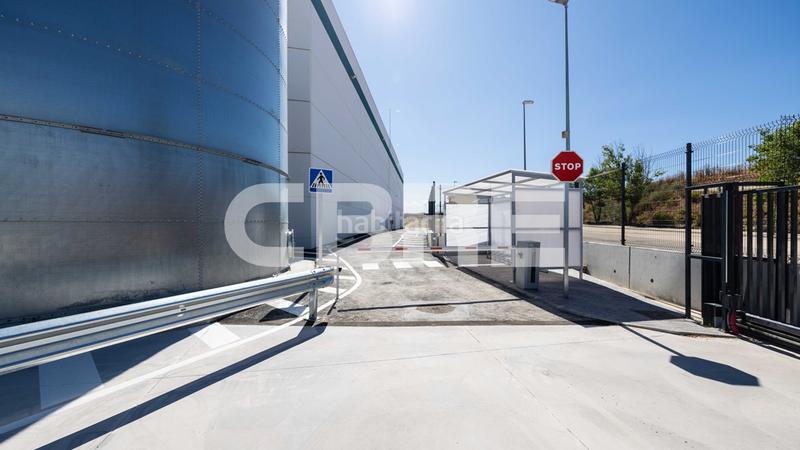 Foto cbaae445-8a90-4f7d-9cd3-f8d9efecf089. Lloguer nau industrial a calle guadiana 449 a Camarma de Esteruelas