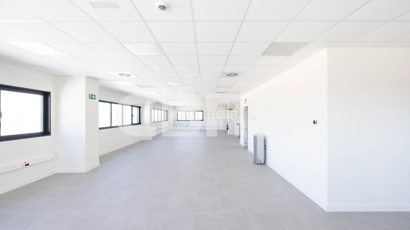 Foto fdfa9fe8-cde5-4bc7-804a-e8790b3e1e60. Lloguer nau industrial a calle guadiana 449 a Camarma de Esteruelas