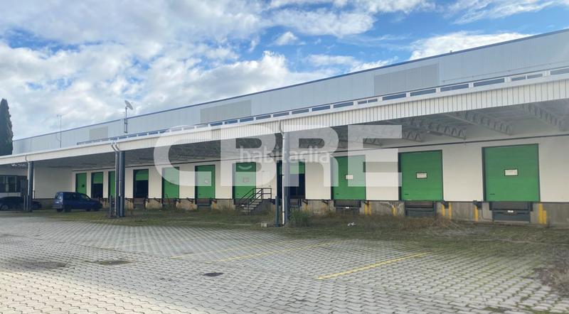 Foto b9ad23d2-9725-4553-94af-7789bbfb5c47. Alquiler nave industrial en avenida de daganzo 23 nave logística en alquiler en Alcalá de Henares