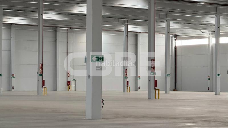 Foto 43326557-10fc-434a-8dae-bf0af1f7b08c. Alquiler nave industrial en n/a naves logísticas de última generación en Illescas