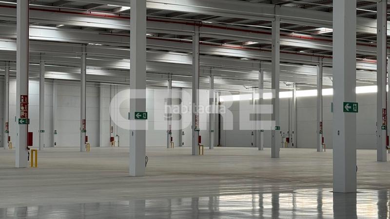 Foto 320f96b0-5786-4fad-a8d1-3102bdc6a82d. Rent industrial building in n/a in Estación-Cruz Roja Illescas