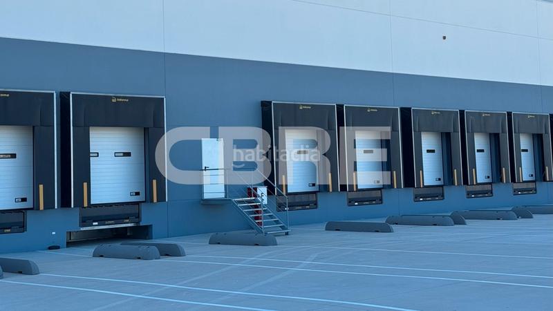 Foto a8e7e8ad-c472-42df-af1b-0ec1cdfa2a60. Rent industrial building in n/a in Estación-Cruz Roja Illescas