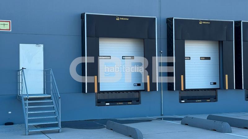 Foto ba25ad2c-ddf4-4736-81a7-b8a9c4c41854. Rent industrial building in n/a in Estación-Cruz Roja Illescas