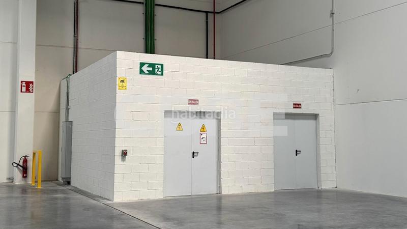 Foto f67d6182-43f7-449d-88c6-70dedc598d56. Rent industrial building in n/a in Estación-Cruz Roja Illescas