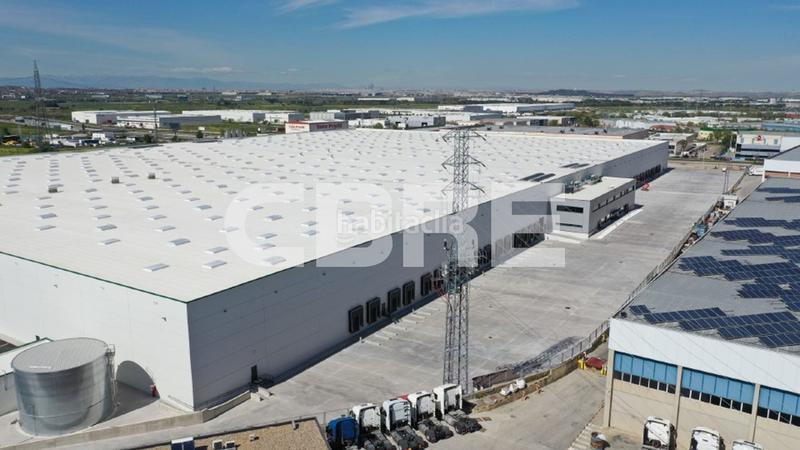Foto 54a02843-be20-4b46-80bc-803d65e2b6a8. Rent industrial building in carretera fuenlabrada 2068 in Pinto