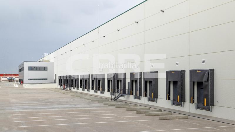 Foto 642433d0-2245-442c-9fda-f0dbbcc45bbd. Alquiler nave industrial en carretera fuenlabrada 2068 en Pinto