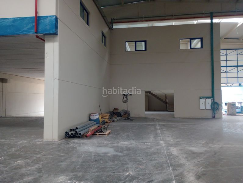 Foto 9f98d366-bc20-4b8b-91ef-820f2e351227. Rent industrial building in La Motilla - Fuente del Rey Dos Hermanas