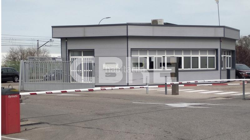 Foto 8b07f1f3-c9d5-41ff-8554-f3908a9fd486. Rent industrial building in avenida de la industria 22 in Coslada