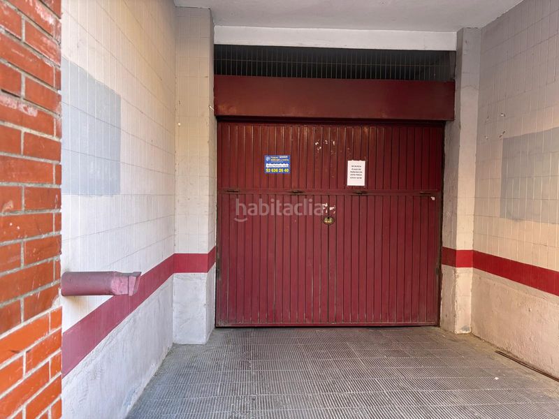 Foto ff39dc42-68ee-4b47-92d9-bfee8c256978. Aparcament cotxe a Castell-Poble Vell Castelldefels