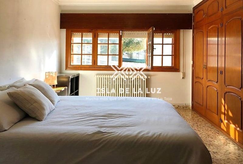Foto d9e0fa6f-ddec-43d7-bcfb-289373dcbb0c. Lloguer xalet a lugar soutullo 176 a Noalla Sanxenxo
