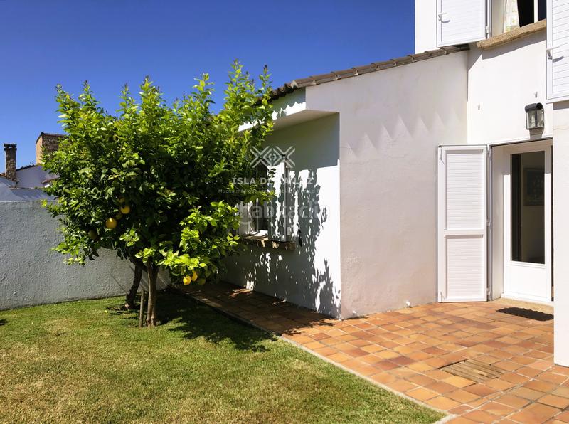 Foto 983ae501-e1a1-4bff-98c6-c8df7460143f. Chalet en rúa don pedro 3 chalet en la exclusiva isla de la toja en primera línea de playa. en Grove (O)
