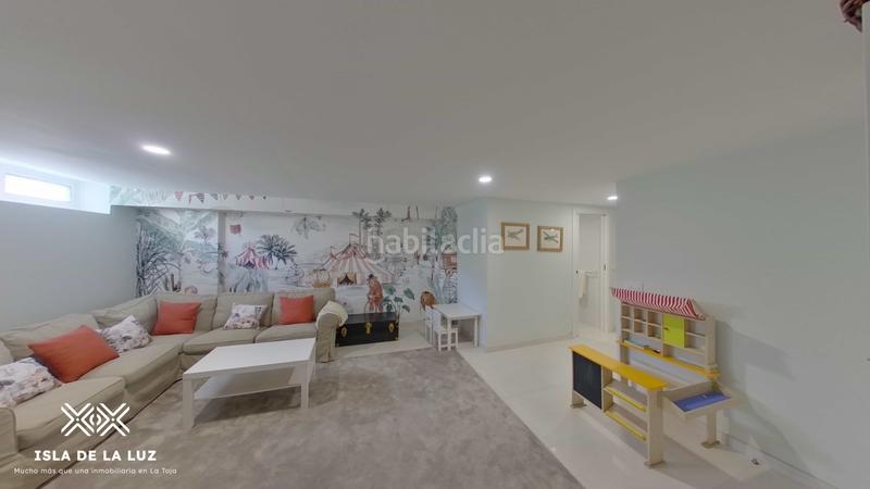 Foto bcc1ef48-26dc-49f3-8390-40421a1e52aa. Alquiler tríplex  en la isla de la toja en Grove (O)