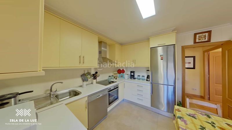 Foto 264e8375-5639-4af1-bfd7-bfc2e017d02d. Pis a lugar fonte de ons 91 a Noalla Sanxenxo