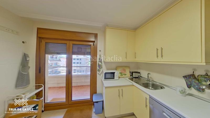 Foto a640ad26-4724-46a4-8f3f-7e2cce41af4a. Pis a lugar fonte de ons 91 a Noalla Sanxenxo