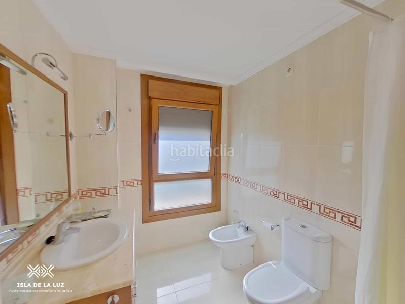 Foto f5abced8-72b0-4436-9dfe-c96873997295. Pis a lugar fonte de ons 91 a Noalla Sanxenxo
