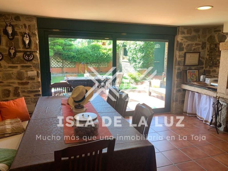 Foto 04471120-0d22-4ac3-b342-ddd5a3a6ea01. Xalet a montemar 0 a Grove (O)