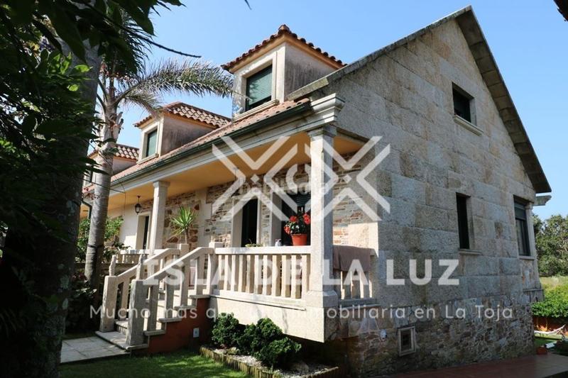 Foto 163adc29-dfe8-4c70-8c05-9fc169f090cb. Xalet a montemar 0 a Grove (O)