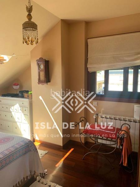 Foto 5a3cb46a-f251-47dc-acbb-c6b422ea1cf4. Xalet a montemar 0 a Grove (O)