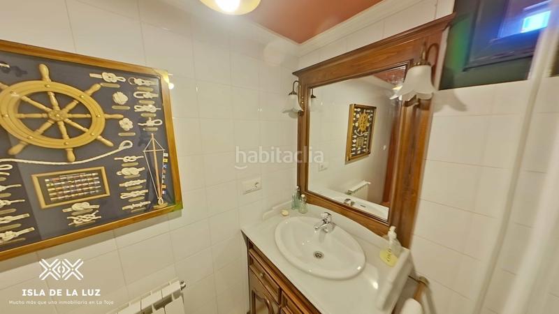 Foto a83d0da2-8080-45c2-82a4-d10d25a02a19. Xalet a montemar 0 a Grove (O)