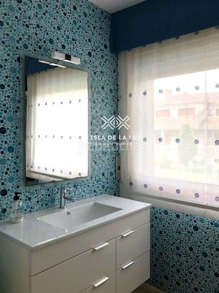 Foto 39cdb2fa-64e3-4bd1-b960-eba2703cb8c2. Chalet mit heizung parking pool in Vilalonga Sanxenxo