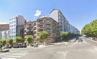 Edificio in Calle pena trevinca 46. Edificio en posío  peña trevinca