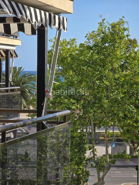 Foto 9948bd09-8b66-4a82-a883-ebff3138422e. Apartamento amplio apartamento , 3 dormitorios, 2 baños, terraza con vistas al mar y jardín privado. tu hogar ideal en la costa! en Salou