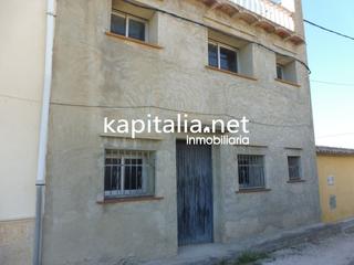 Casa a El Pilar. Casa a la venta en ontinyent, zona la costa.