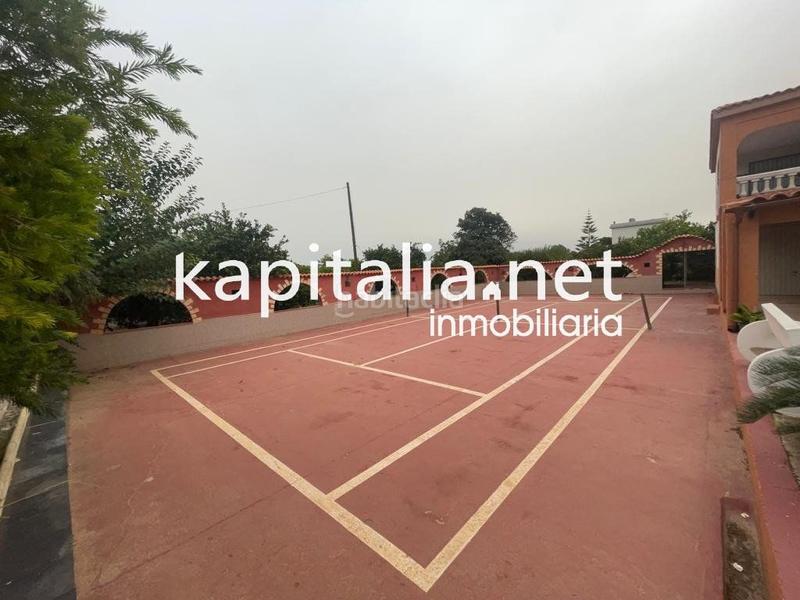 Foto 3996d6d7-ffbb-4cd2-bc29-65c5ebd67cd5. Chalet con parcheggio piscina in La Vila Alzira