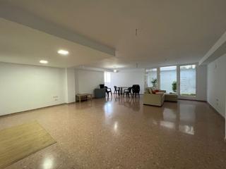 Planta baixa a Centro. Entresuelo con plaza de garaje y trastero a la venta en ontinyen