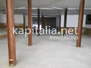 Lloguer Local Comercial a El Llombo. Local comercial en ontinyent zona universitaria