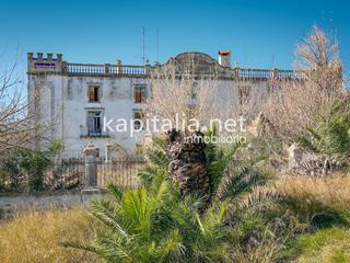 Masia a El Pilar. Finca emblematica a la venta en ontinyent, en la urbanización de