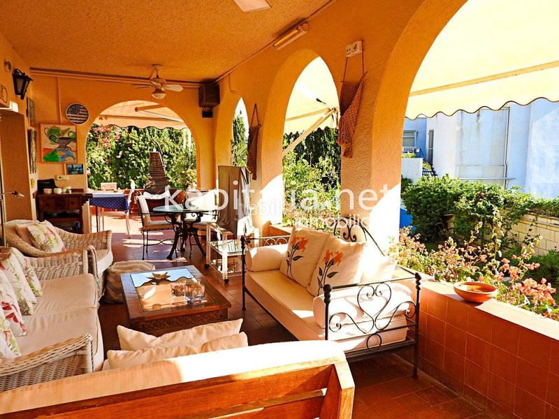 Foto 39c19f6b-5f3f-48d4-9ff1-fe2c9664dab2. Xalet amb aparcament piscina a Cabo de las Huertas Alicante