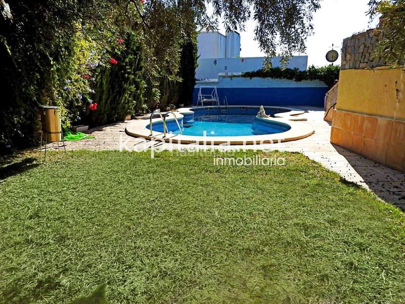 Foto 48afbc1f-f5f1-42a6-a0e5-29c570ae52b0. Xalet amb aparcament piscina a Cabo de las Huertas Alicante