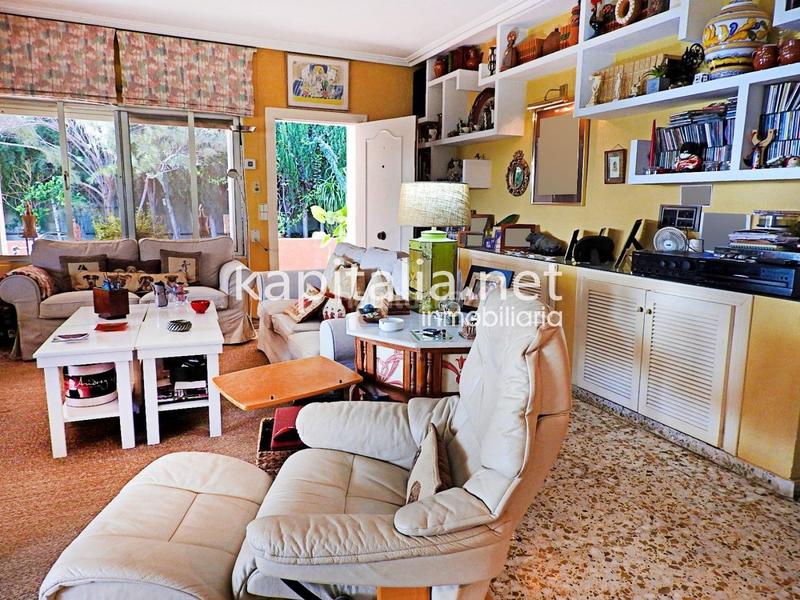 Foto d80833d4-0dbf-4fdd-8a04-151fedce4576. Xalet amb aparcament piscina a Cabo de las Huertas Alicante