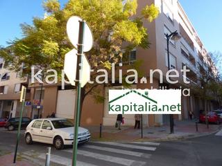 Local Comercial a Sant Josep-Zona Hospital. Local comercial chaflan en alquiler en zona san jose de ontinyen